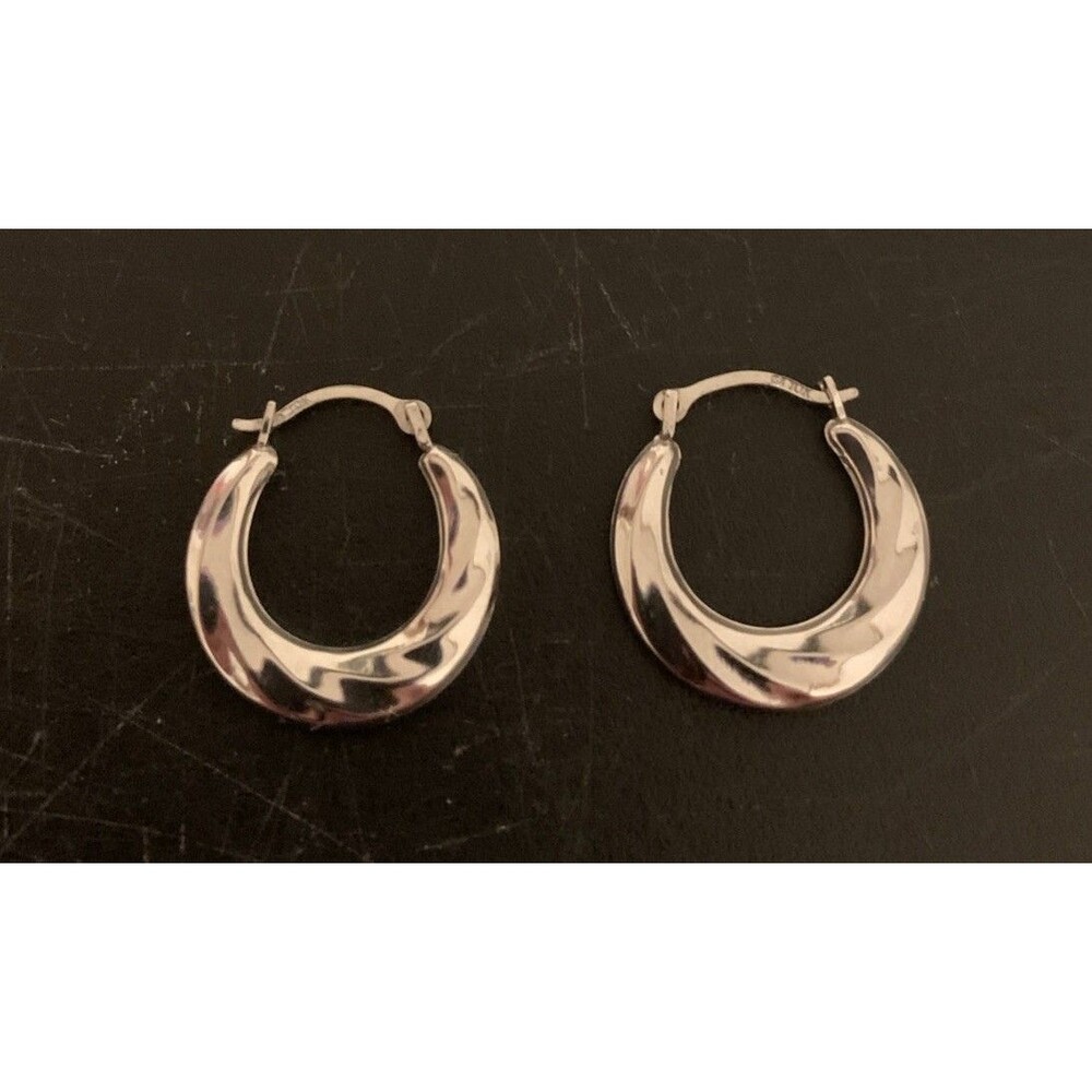 Vintage 10k White Gold Hoop Earrings Polished Shrimp Ribbed Huggie Dainty Child